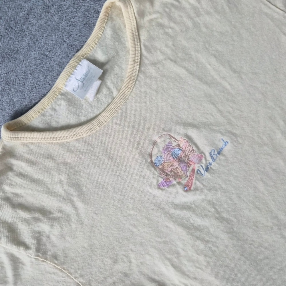 Artisans Vintage Vero Beach Florida Embroidered Seashell T-Shirt Yellow Women M
